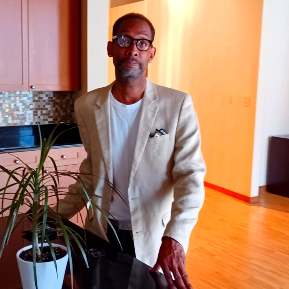 Meet your Posher, Reginald